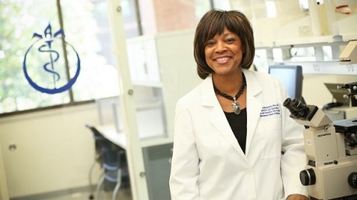 香港六合彩搅珠直播 president Valerie Montgomery Rice hopes the Black community will believe trusted messengers and advocates when the time comes to get vaccinated.